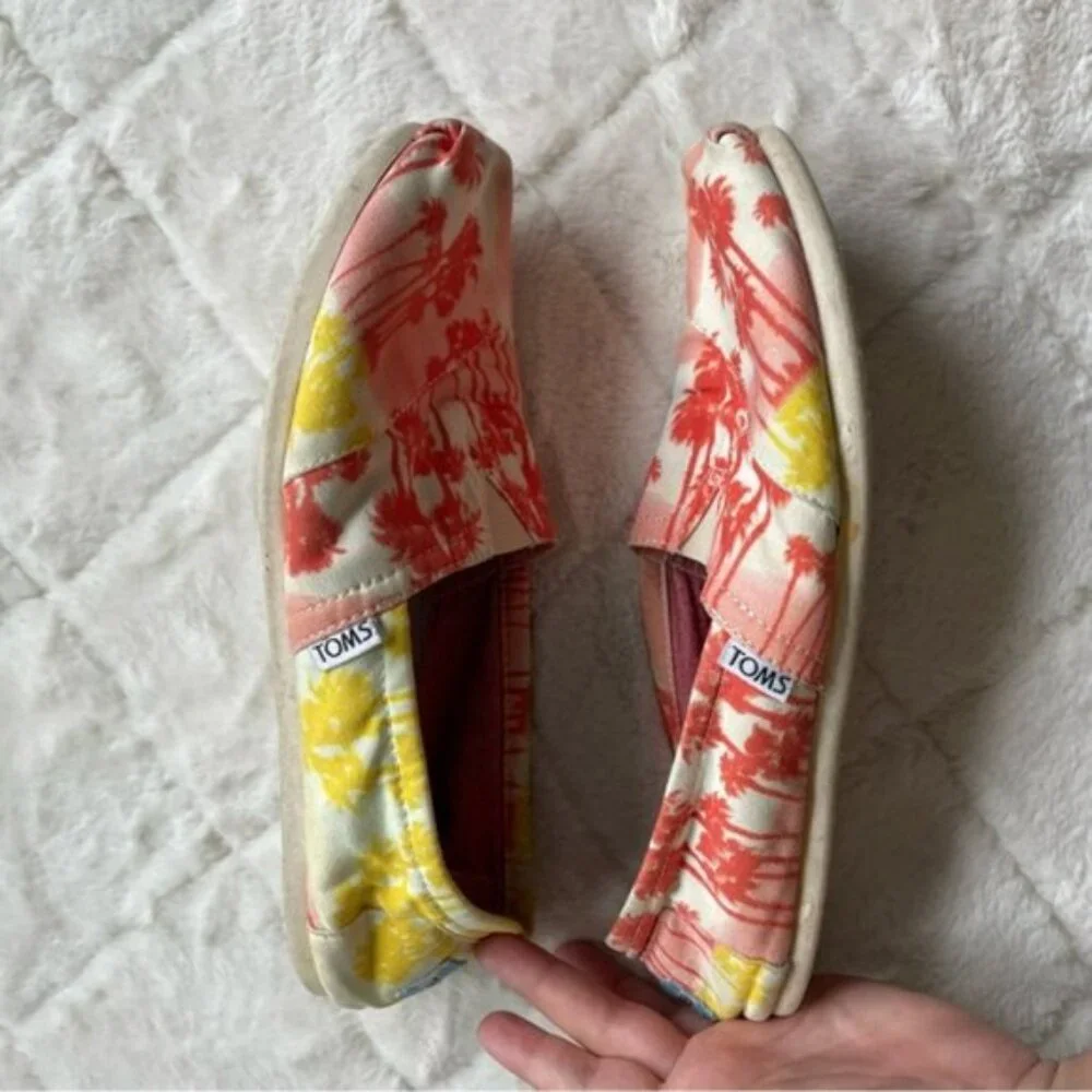 TOMS | Orange & Yellow Palm Tree Canvas Classics | Size 9W